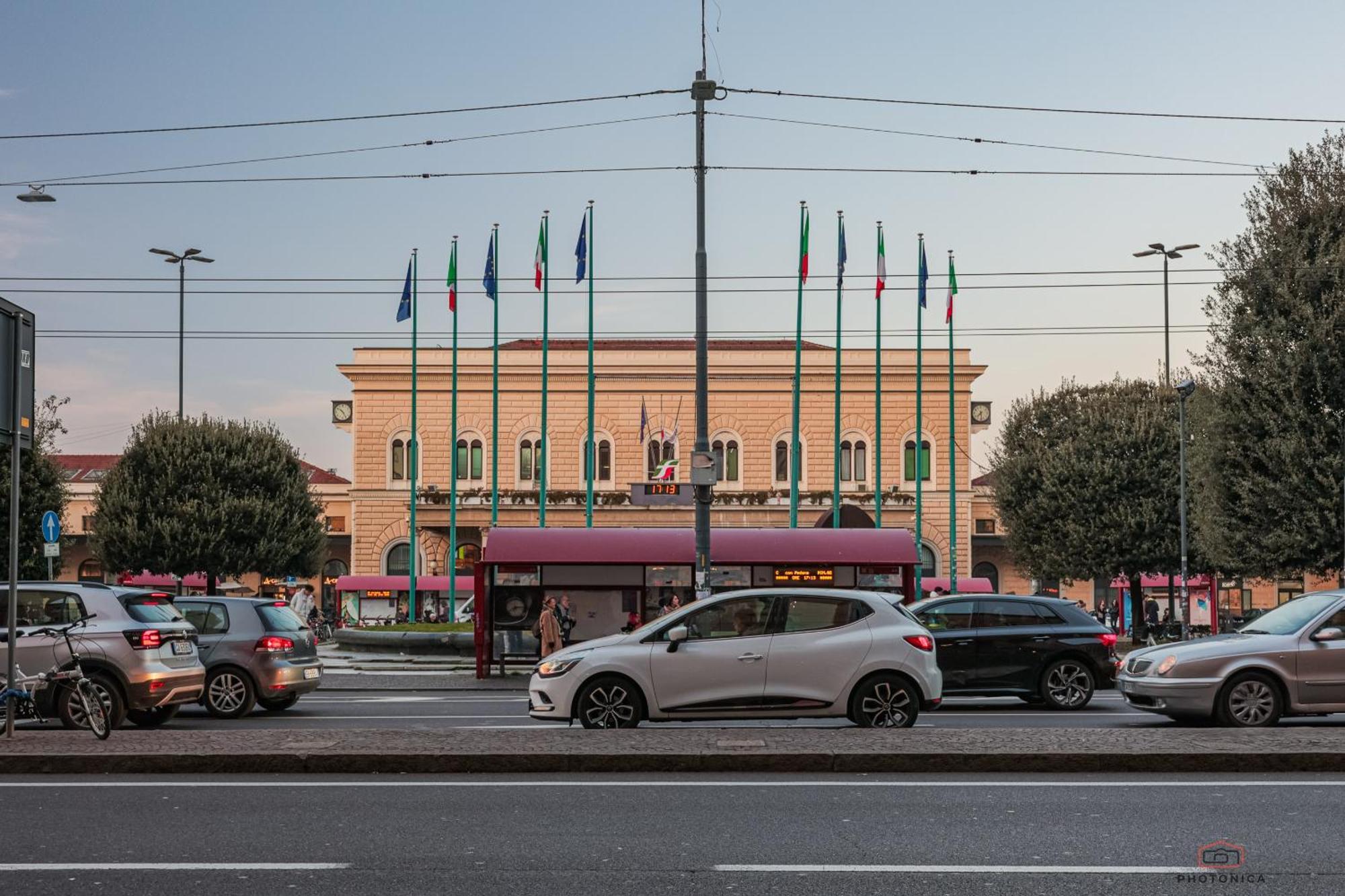 Front Station Apartment - Stazione Centrale Di 볼로냐 외부 사진