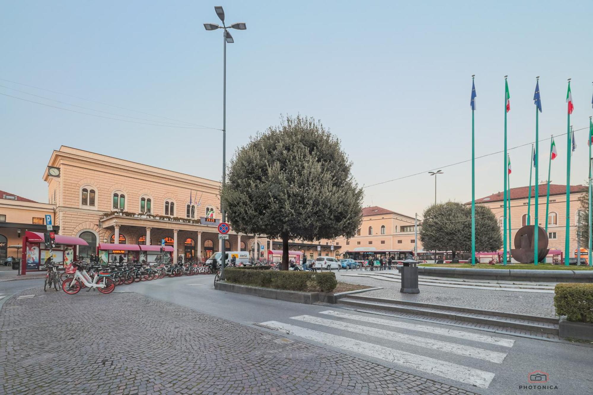 Front Station Apartment - Stazione Centrale Di 볼로냐 외부 사진
