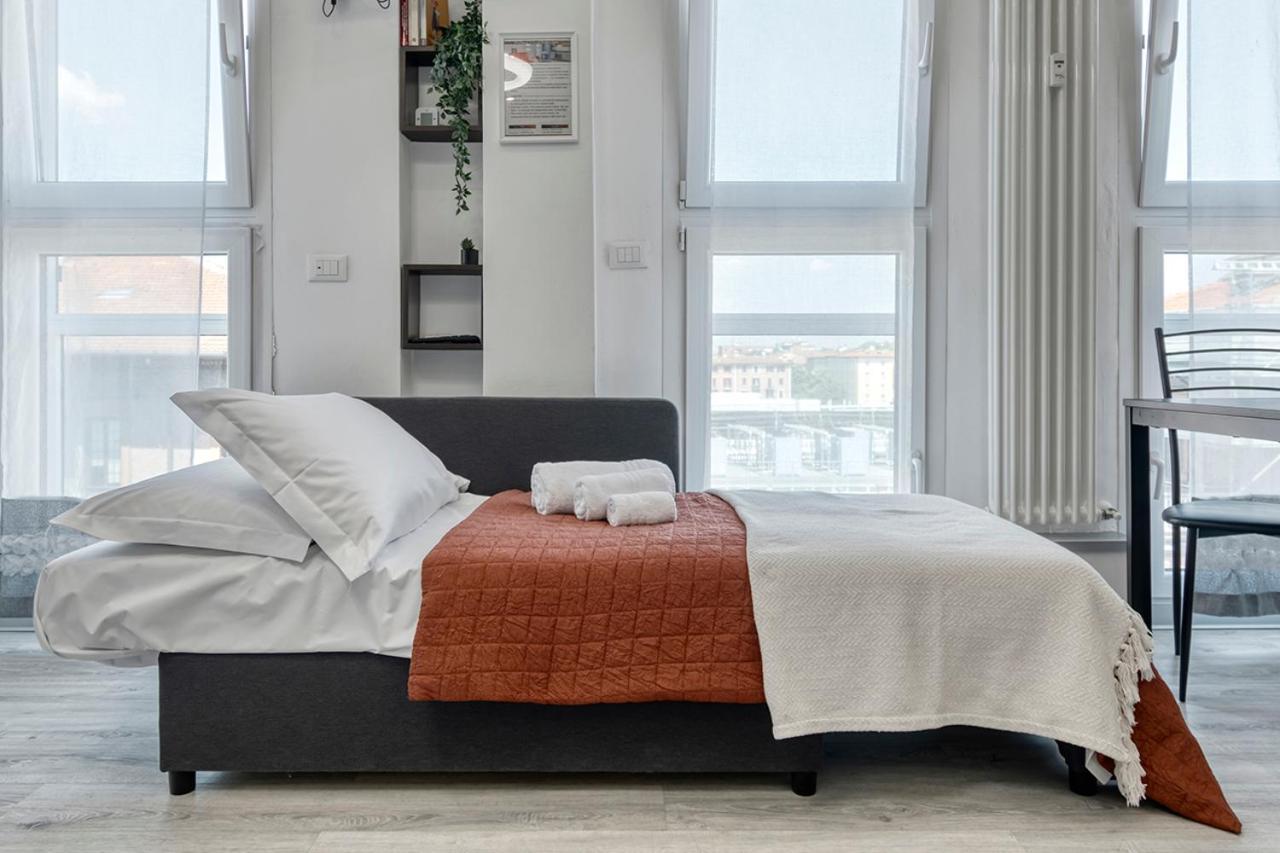 Front Station Apartment - Stazione Centrale Di 볼로냐 외부 사진