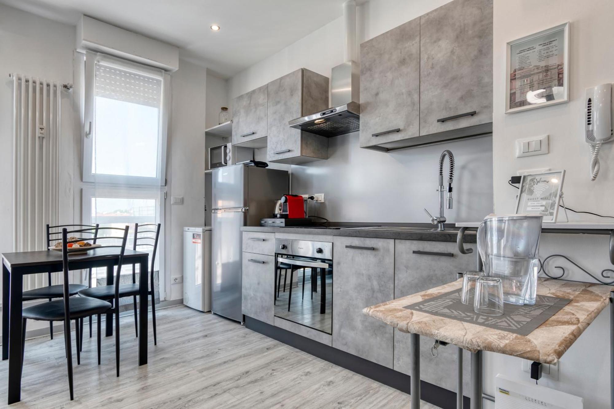 Front Station Apartment - Stazione Centrale Di 볼로냐 외부 사진
