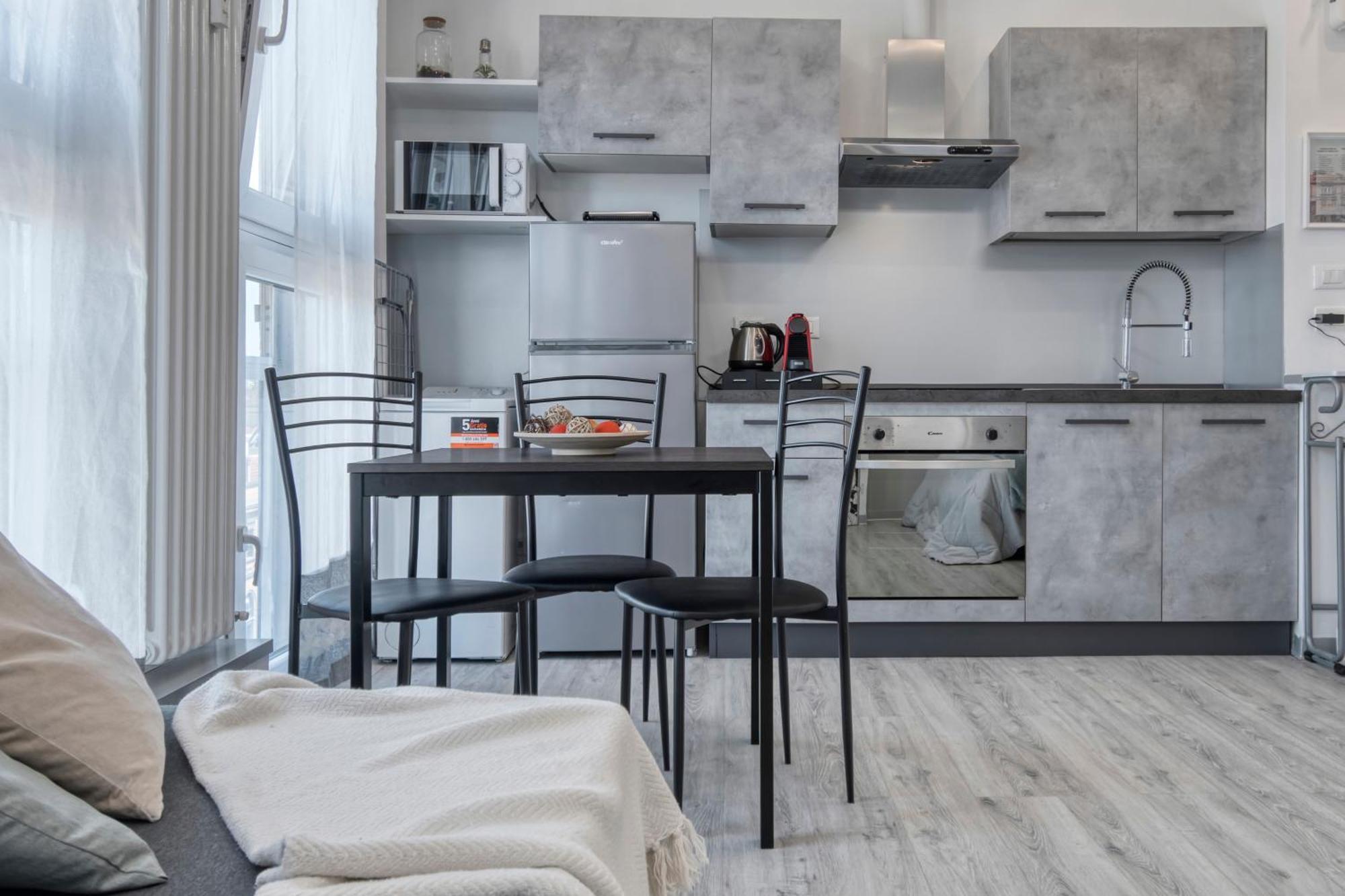 Front Station Apartment - Stazione Centrale Di 볼로냐 외부 사진
