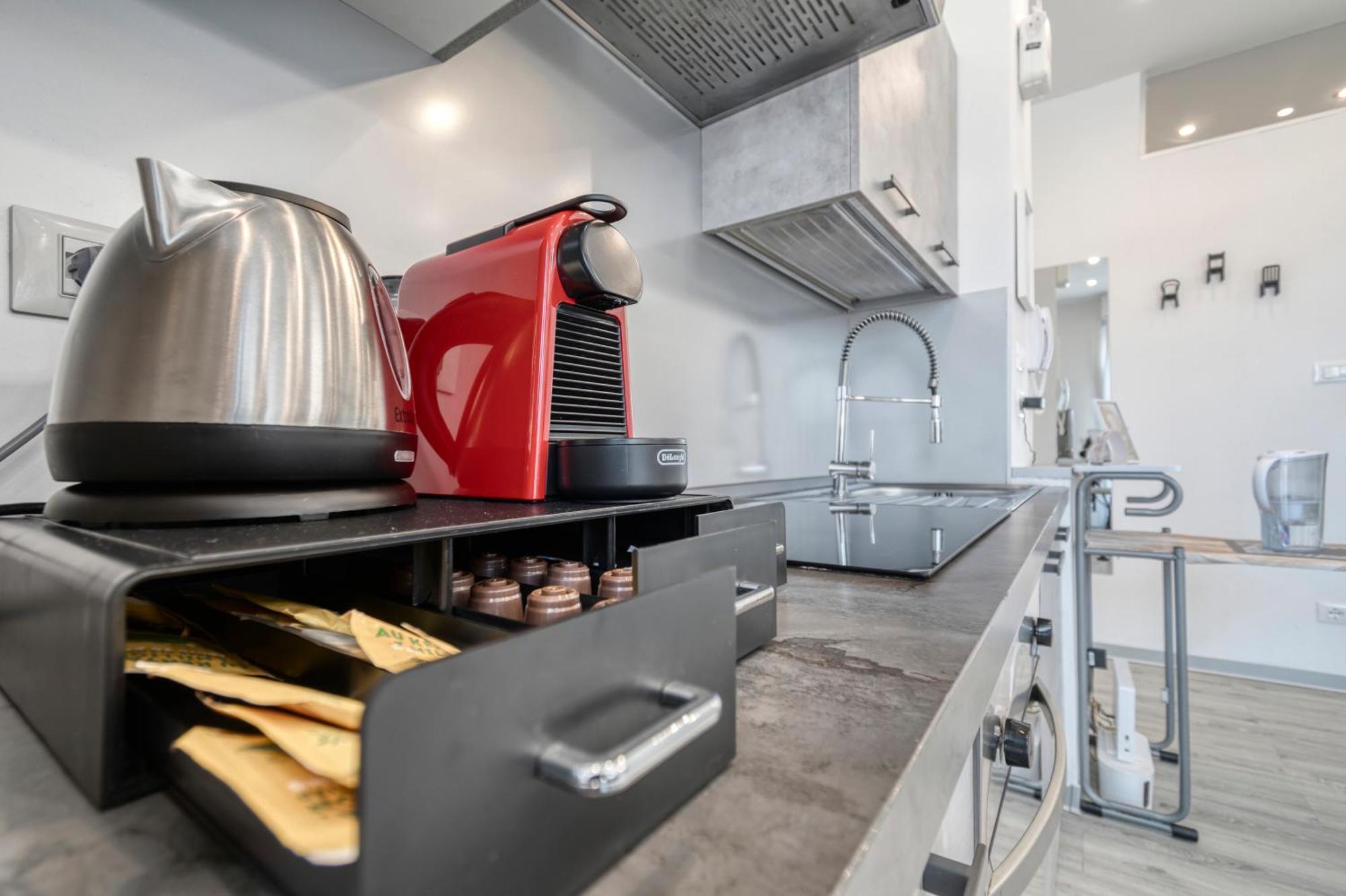 Front Station Apartment - Stazione Centrale Di 볼로냐 외부 사진